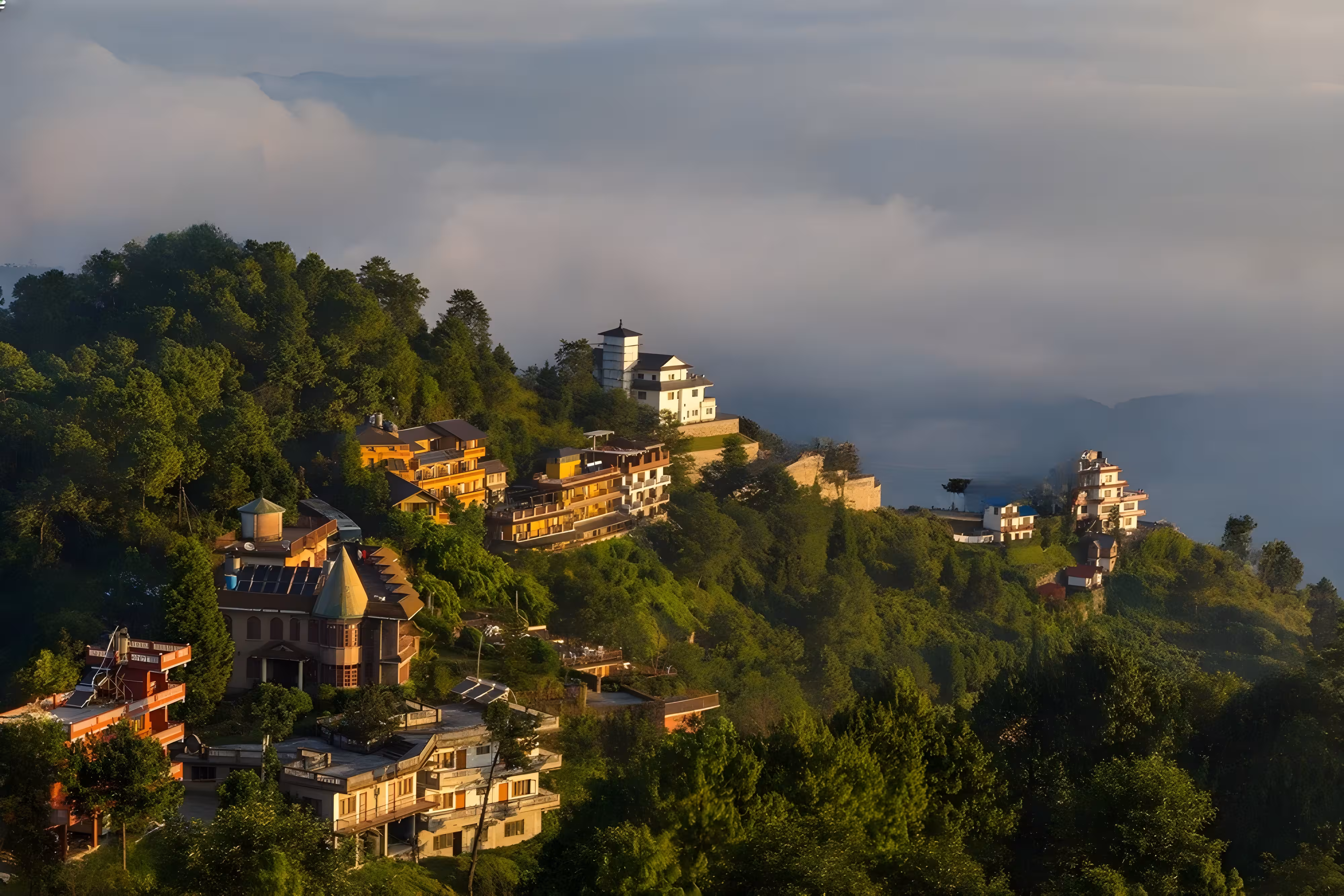Vista panorámica del Himalaya desde Nagarkot durante un viaje de lujo al norte de la India con Nepal